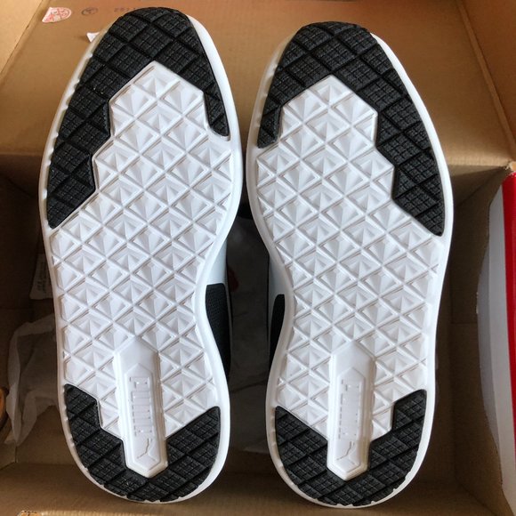 Brand New Kids' Black and White Puma Trainers Running Shoes Sneakers - Picture 3 of 9